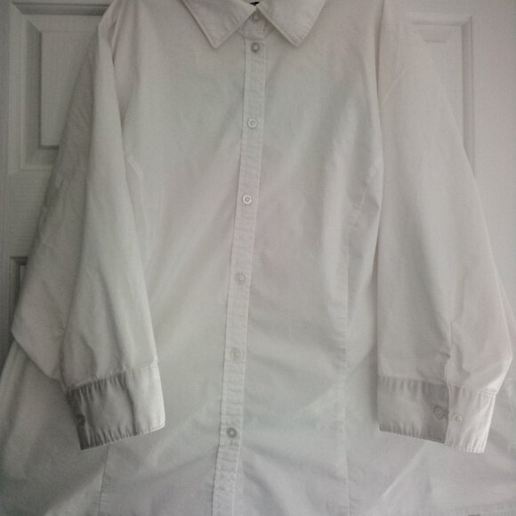 Women's Button Down White Shirt By: Basic Editions Size: 2X New - Picture 6 of 7